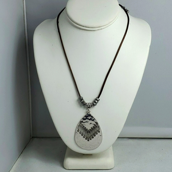 Ruff hewn cord/silver necklace - Picture 1 of 3